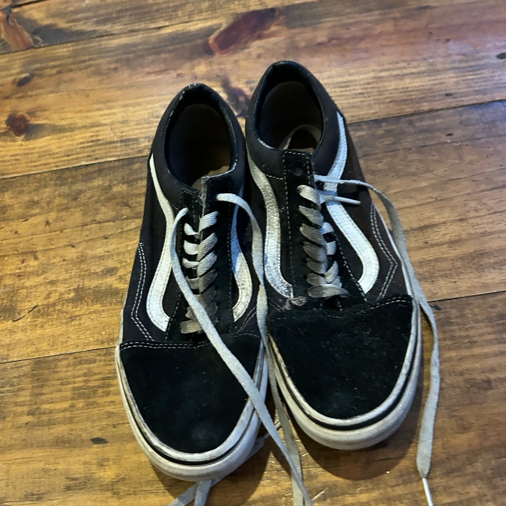 Black vans size 8 1/2 women’s 7 men’s